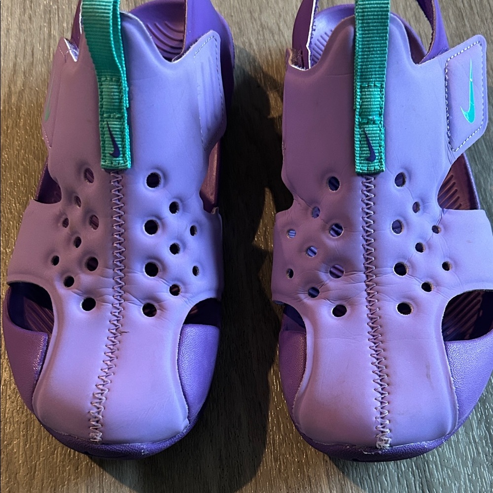 Nike Kids Purple and Green Sandals - Picture 2 of 9